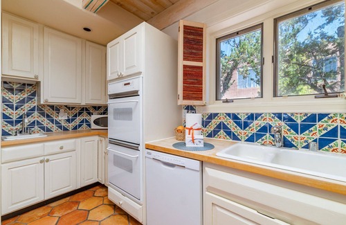 Northeast Santa Fe House | Charming Santa Fe Adobe Home 2 BR w/Elevated Views