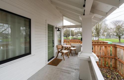 Hosford-Abernethy House | Charming SE Home - Farmhouse Style - Remodeled