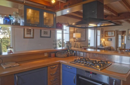Sauzon House | Charming Seaside House with Garden near Sauzon Port