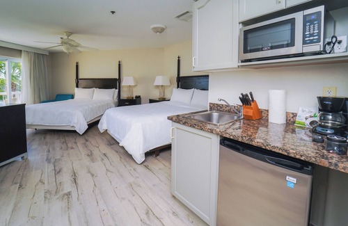 Crystal Harbour Resort | Charming Seaside Retreat! 3 Island View Rooms, Pets Allowed, Onsite Pool