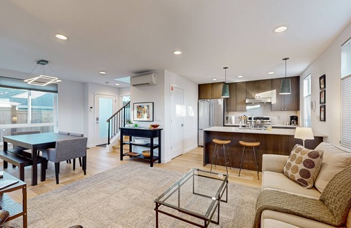 Sunset Hill House | Charming Seattle home with private backyard, BBQ, and spacious living area