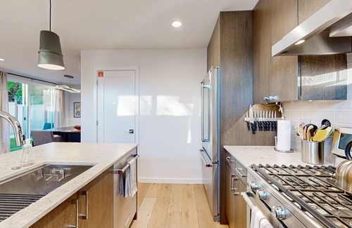 Sunset Hill House | Charming Seattle home with private backyard, BBQ, and spacious living area