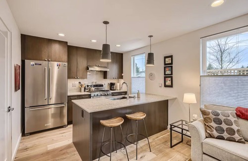 Sunset Hill House | Charming Seattle home with private backyard, BBQ, and spacious living area