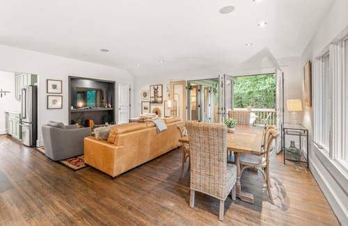 Palmetto Apartment | Charming Serenbe Carriage House