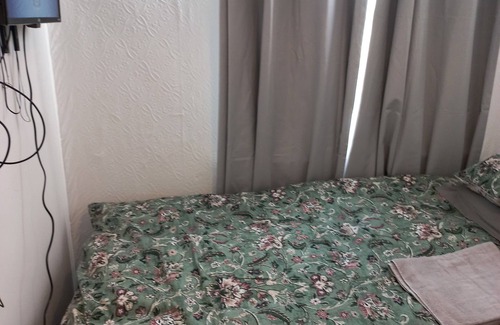 Tottenham Bed & Breakfast | Charming Single Bedroom Ensuite London.