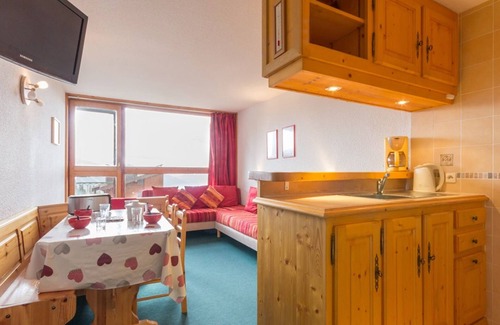 Arc-1800 Apartment | Charming Ski-In/Ski-Out Apt · 2 Rooms · Balcony · WIFI · Valley & Mountain Views