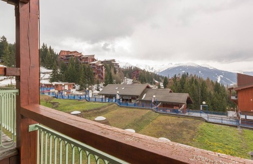 Arc-1800 Apartment | Charming Ski-In/Ski-Out Apt · 2 Rooms · Balcony · WIFI · Valley & Mountain Views