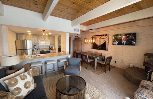 Tahoe Keys Condo | Charming Ski Season Rental 3-bedroom condo in serene South Lake Tahoe Keys