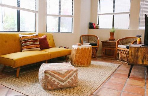 Tempe Apartment | Charming Southwest Studio Blocks to Dntwn Tempe (A)