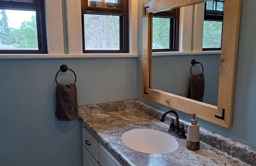 Pine River House | Charming, Spacious Craftsman in Lakes Country! Short walk to beach/park/food
