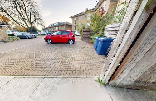 Cambridge House | Charming & Spacious House With Free Parking!