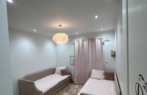 Sarcelles House | Charming Spacious House & Garden Ideal for Relaxing Stays CDG& Paris