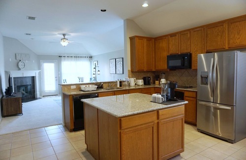 McKinney House | Charming Spacious Six Beds McKinney Home Near PGA with Pool Access