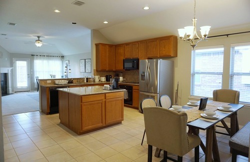 McKinney House | Charming Spacious Six Beds McKinney Home Near PGA with Pool Access