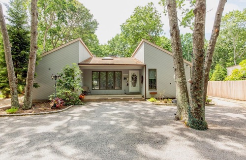 Springs House | Charming, spacious 3 bedroom, 3 bath East Hampton Springs house
