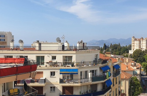 Riou - Petit Juas - Av de Grasse Apartment | Charming Stanislas Studio with Wi-Fi and Air Conditioning