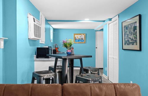 Merriwether Apartment | Charming Stay | Bottom Unit in Lou’s Arts District