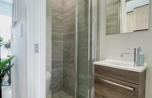 Grey Lynn House | Charming Stay in Grey Lynn Close to CBD