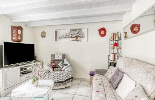 Dax House | Charming Stay in Heart of Dax