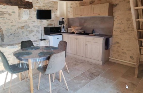 Saint-Jean-de-Laur House | Charming stone cottage on the Compostelle pilgrimage route