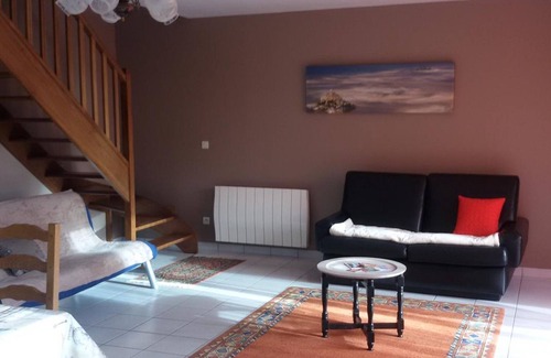 Marcey-les-Greves Cottage | Charming Stone House Near Mount St Michel - Enclosed Garden, Terrace, and BBQ