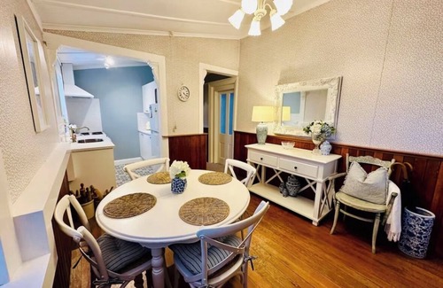 Roxburgh Cottage | Charming Stone Cottage: Your Idyllic Retreat Awaits!