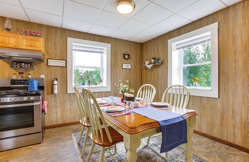 Marion Cottage | Charming Stone Cottage in Marion w/Fire Pit!