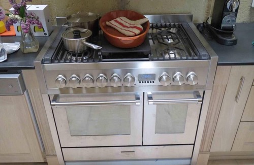 Saint-Siffret House | Charming stone house. 5 bedrooms. Swimming pool. Near Uzes and Pont du Gard