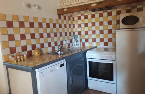 Eymet Cottage | Charming Stone House Amidst Woodlands with Terrace, Kids' Play Area, and Modern Amenities