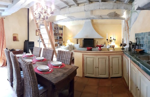 Saint-Jeannet House | Charming stone house by the river
