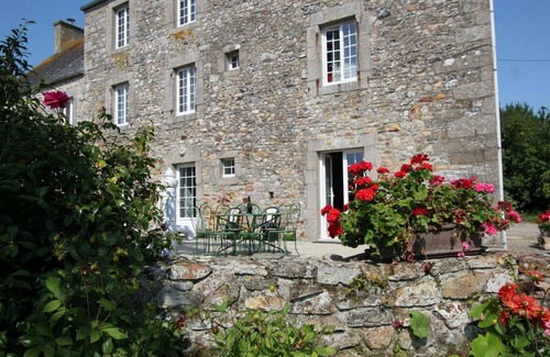 Les Pieux Cottage | Charming Stone House with Garden, Terrace, BBQ, Near La Hague - 3 Bedrooms, WiFi, Fireplace