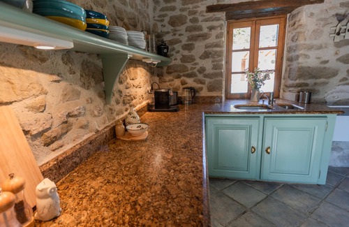 Montreal House | Charming stone house with a private pool