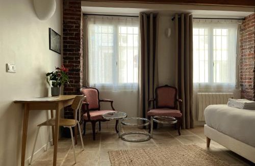 Issy-les-Moulineaux Apartment | Charming studio