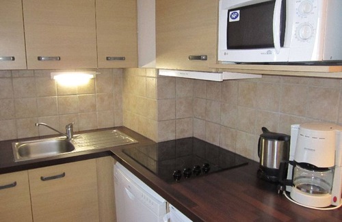 Brides-les-Bains Apartment | Charming Studio with Balcony, Parking, and WiFi - Sleeps 4, Pet-Friendly