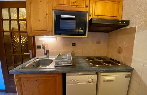Le Grand-Bornand Apartment | Charming Studio, Sleeps 4, Central Location, Near Shops, Ski Access, Mountain Views