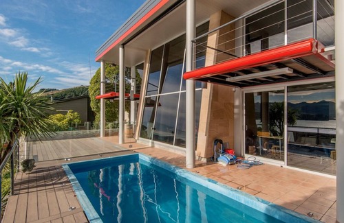 Christchurch District Apartment | Charming Studio Apartment on the Shores of Lyttelton Harbour