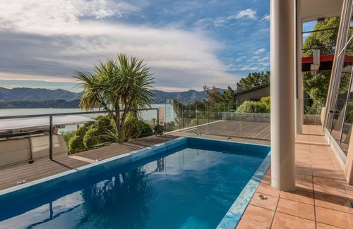 Christchurch District Apartment | Charming Studio Apartment on the Shores of Lyttelton Harbour