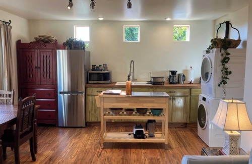 Santa Fe Apartment | Charming studio apartment in tranquil Santa Fe with AC, WiFi