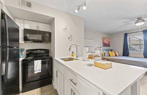 Greystone Center Apartment | Charming studio close to Downtown and Domain