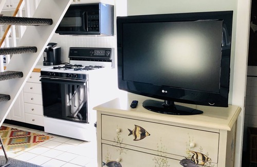 Easton's Point Cottage | Charming Studio Cottage located on Easton's Point