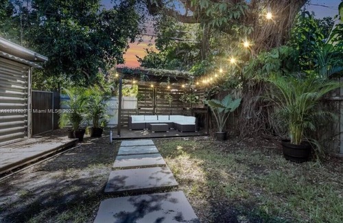 Miami Shores Apartment | Charming Studio Cottage in Miami