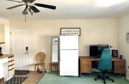 Howick Apartment | Charming Studio Downtown Kitchener