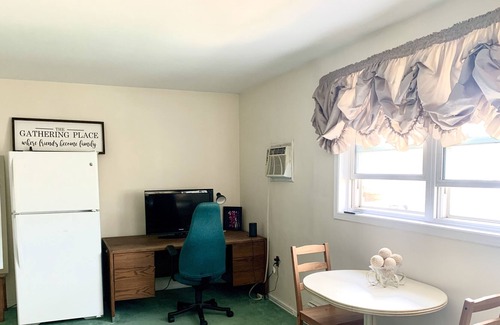 Howick Apartment | Charming Studio Downtown Kitchener