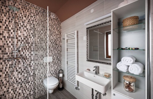 Ljubljana City Centre Apartment | Charming studio for 2, walking distance to attractions, cafés, restaurants.