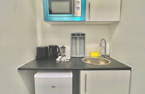 Golders Green Apartment | Charming Studio for Two in Golders Green – Bright, Central and Great for Couples