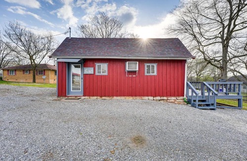 Berryville Apartment | Charming Studio Home 12 Mi to Eureka Springs!