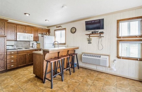 Holly Beach House | Charming Studio house with WiFi & AC in brilliant Holly Beach, La