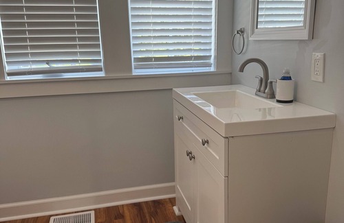 Cordesville Apartment | Charming studio in delightful Charleston with AC
