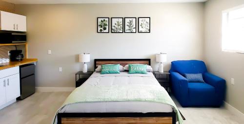 Sarasota House | Charming studio in fabulous University Pines