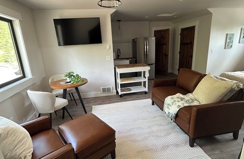 Somers Apartment | Charming studio in peaceful Somers with WiFi, AC, great views